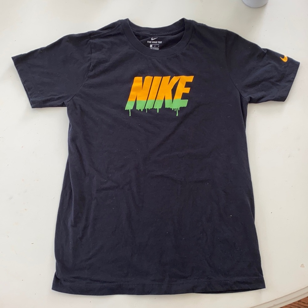 Nike tee